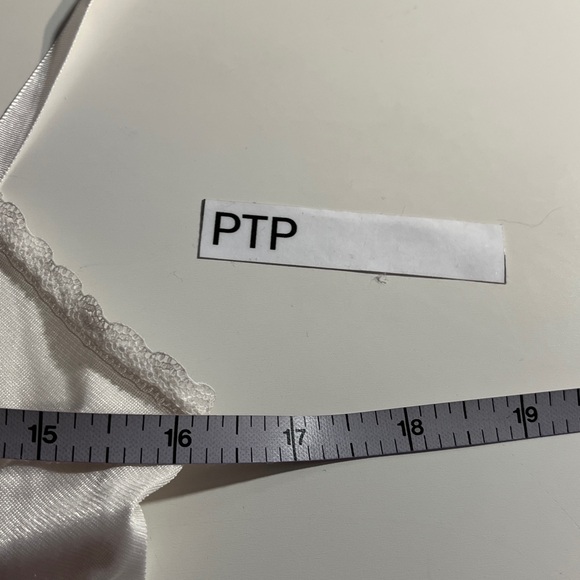 Vassarette Full Slip Winter White Lace Trimmed - so pretty Sz 34 - Picture 6 of 8